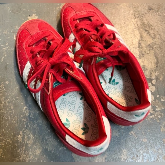 Adidas Tokyo Sneakers! Cute & Trendy! - Picture 2 of 4